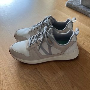 Women’s Vionic sneakers